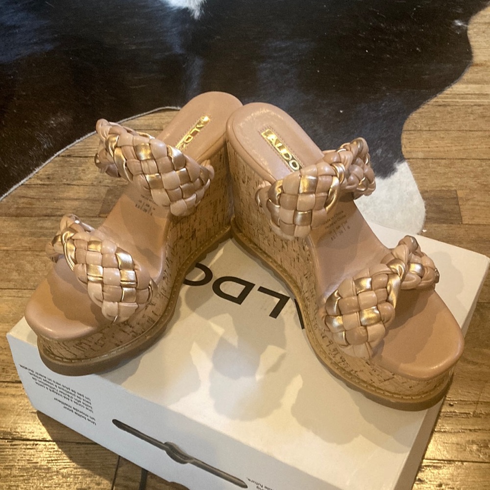 ALDO WEDGE SANDALS